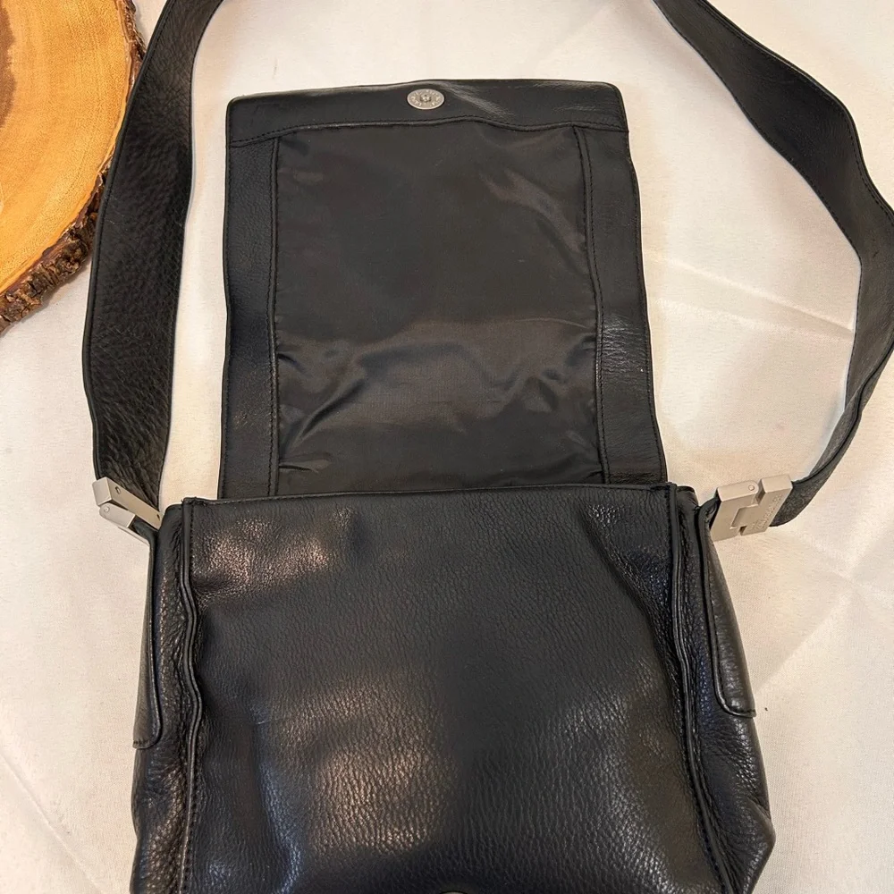 Kenneth Cole kenneth cole
